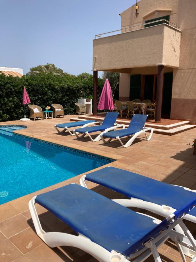 Casa de Férias Beautiful & Swimming Pool In Cala Blanca